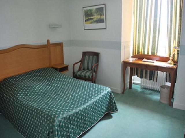 Logis Hotel & Restaurant - Le Normandie Caudebec-en-Caux Kamer foto