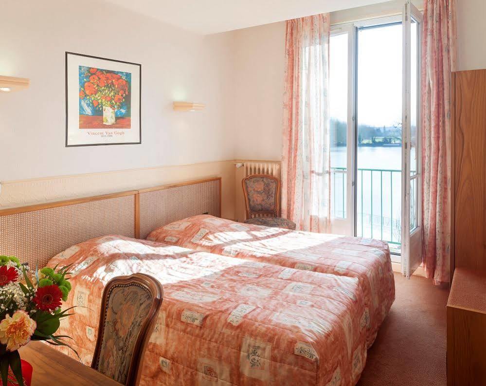 Logis Hotel & Restaurant - Le Normandie Caudebec-en-Caux Buitenkant foto